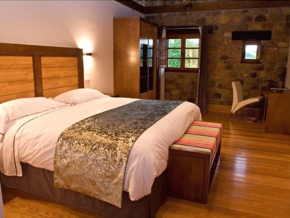 Akla Hotel Suites Valles Pasiegos Saro Esterno foto