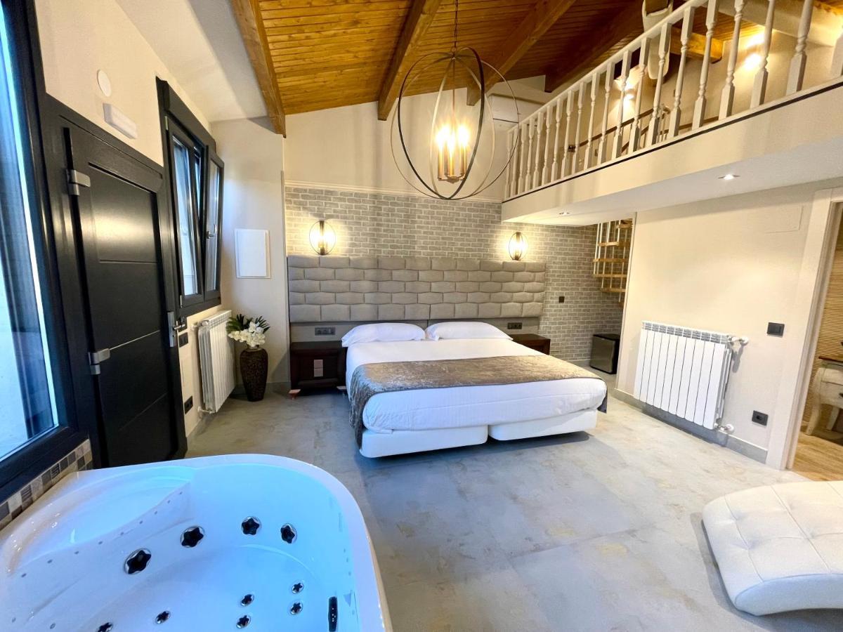 Akla Hotel Suites Valles Pasiegos Saro Esterno foto