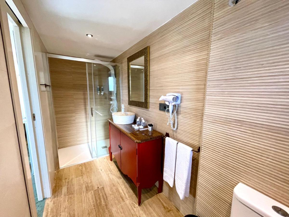 Akla Hotel Suites Valles Pasiegos Saro Esterno foto