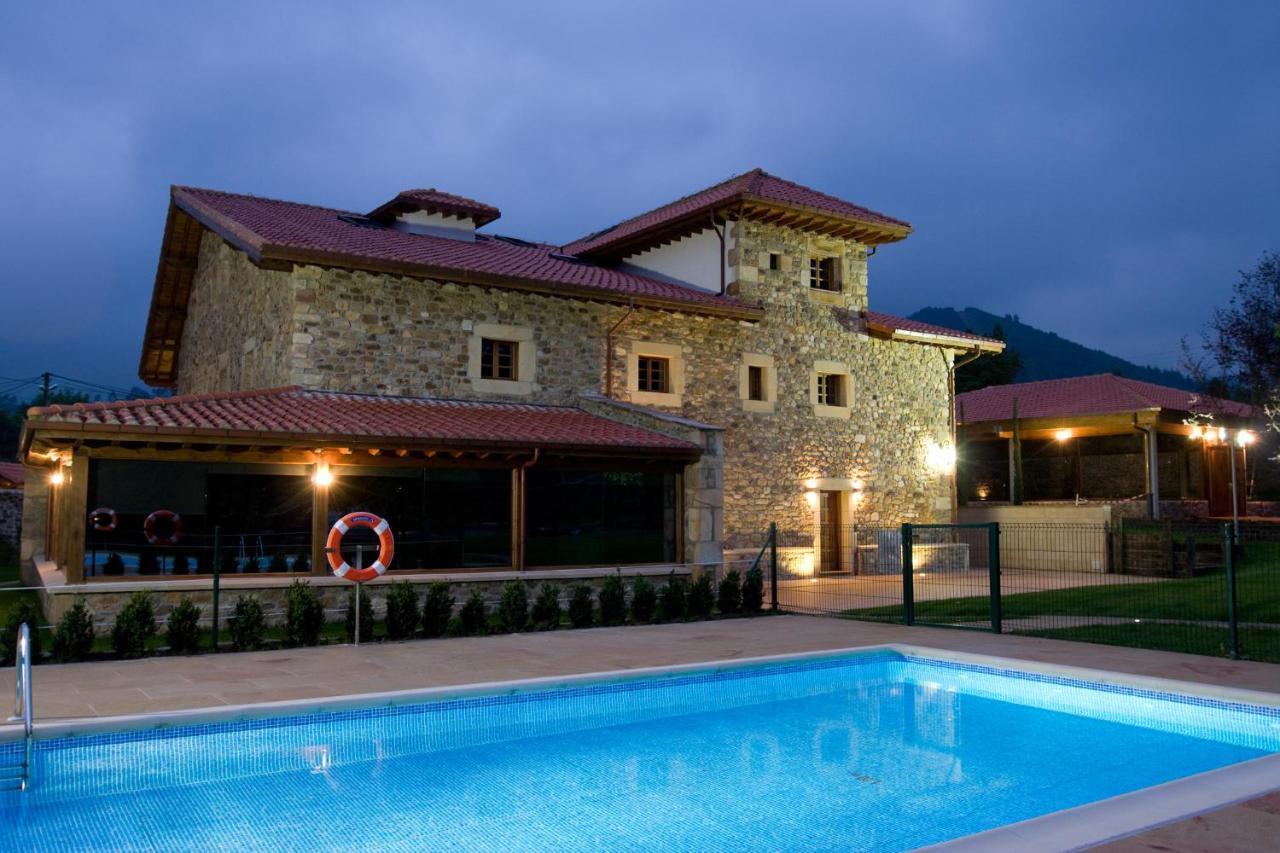 Akla Hotel Suites Valles Pasiegos Saro Esterno foto