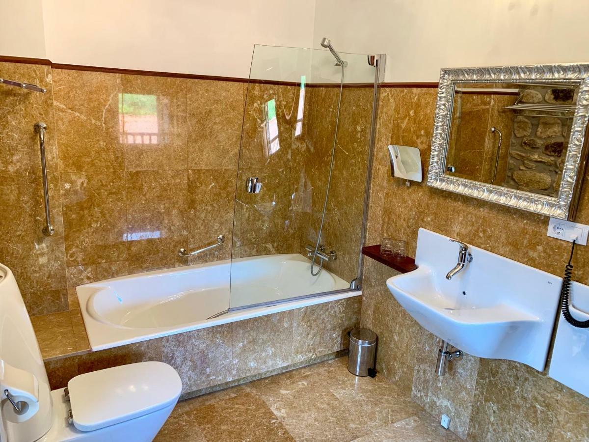 Akla Hotel Suites Valles Pasiegos Saro Esterno foto