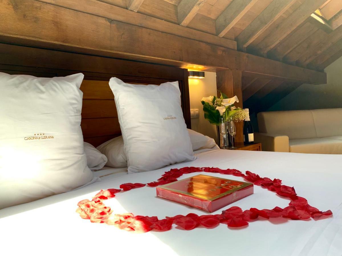 Akla Hotel Suites Valles Pasiegos Saro Esterno foto