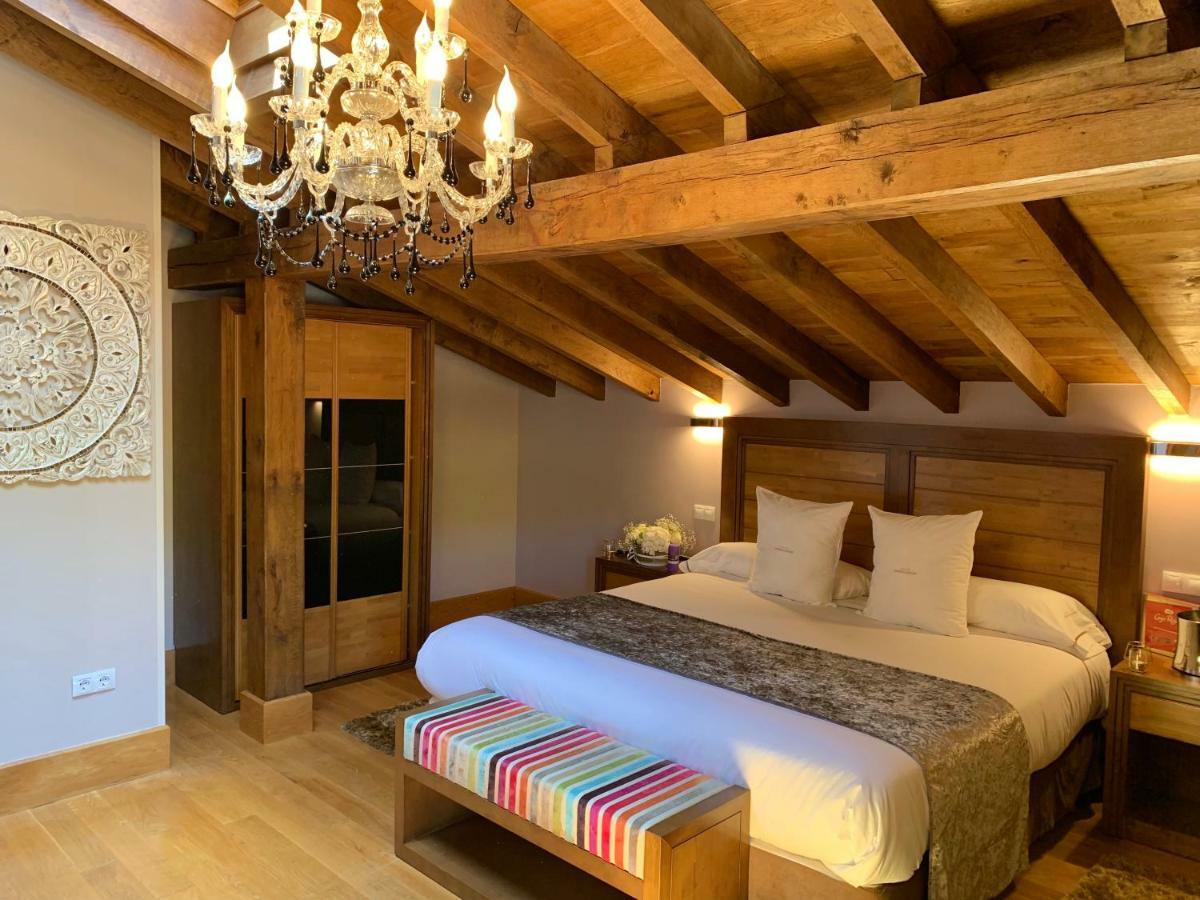 Akla Hotel Suites Valles Pasiegos Saro Esterno foto