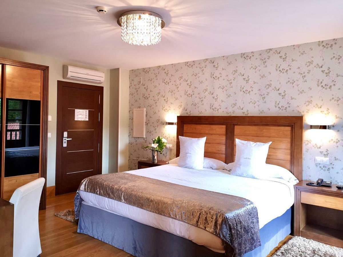 Akla Hotel Suites Valles Pasiegos Saro Esterno foto